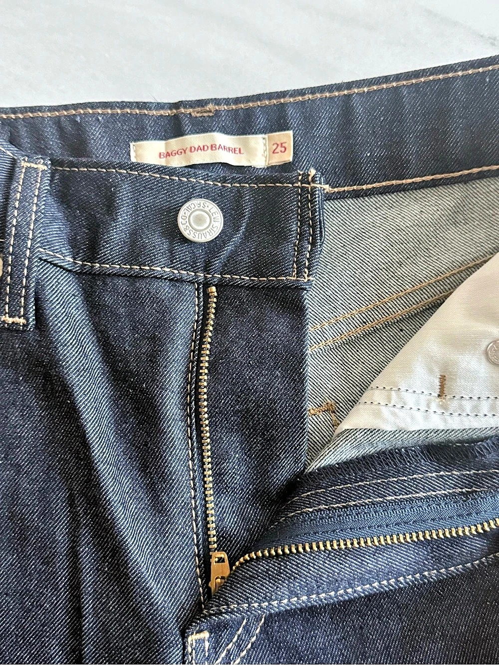 NWT Levi's Baggy Dad Barrel Jeans Blue Waist 25 - Picture 4 of 13